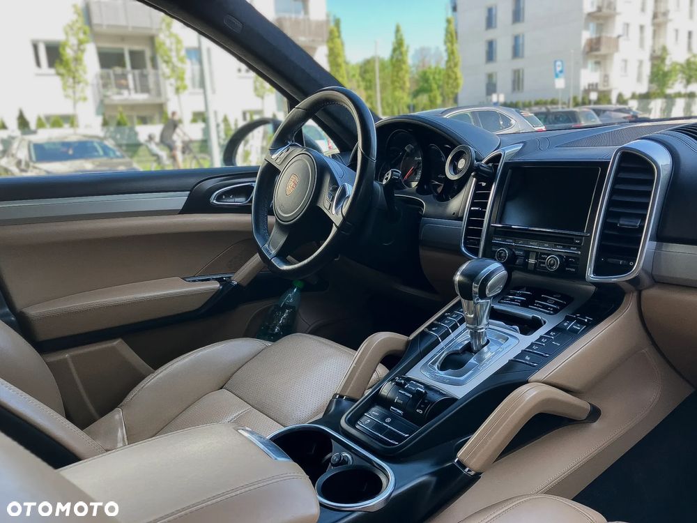 Porsche Cayenne - 4