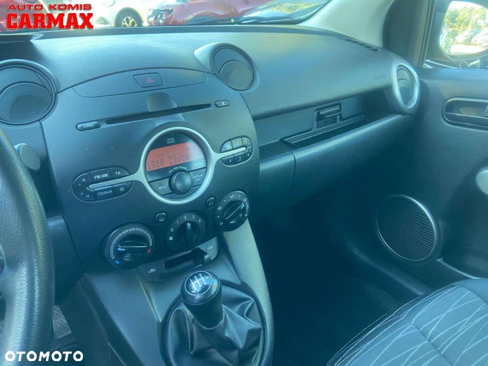 Mazda 2 - 25