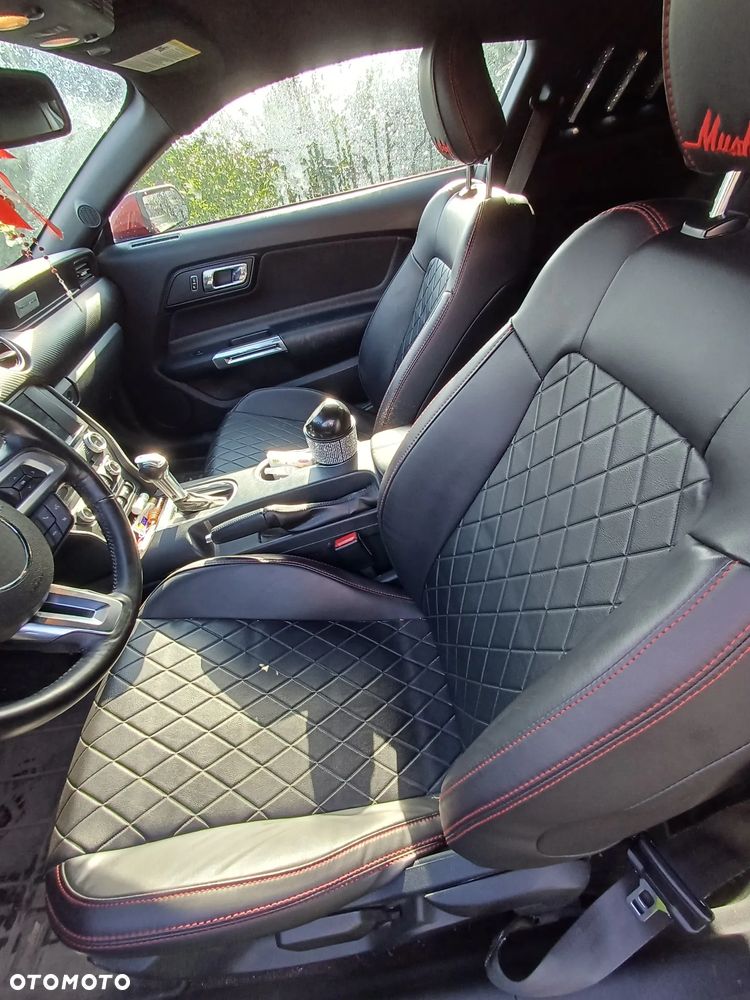 Ford Mustang - 7