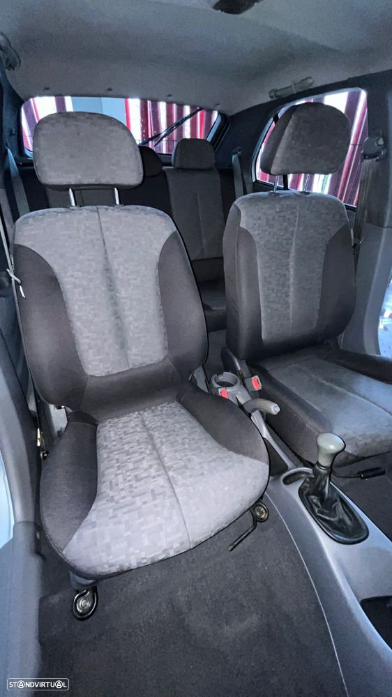 Hyundai Accent 1.3i GLS - 11