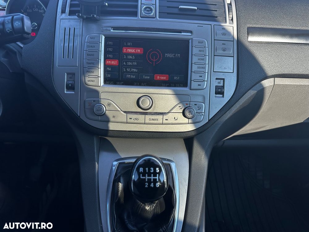 Ford Kuga 2.0 TDCi 2x4 Titanium - 8
