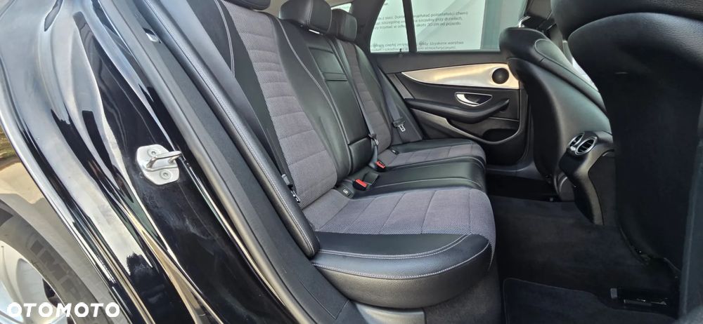 Mercedes-Benz Klasa E 220 d 9G-TRONIC - 36