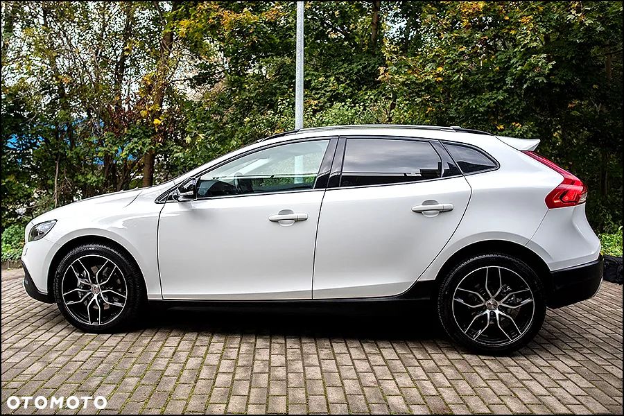 Volvo V40 Cross Country - 3