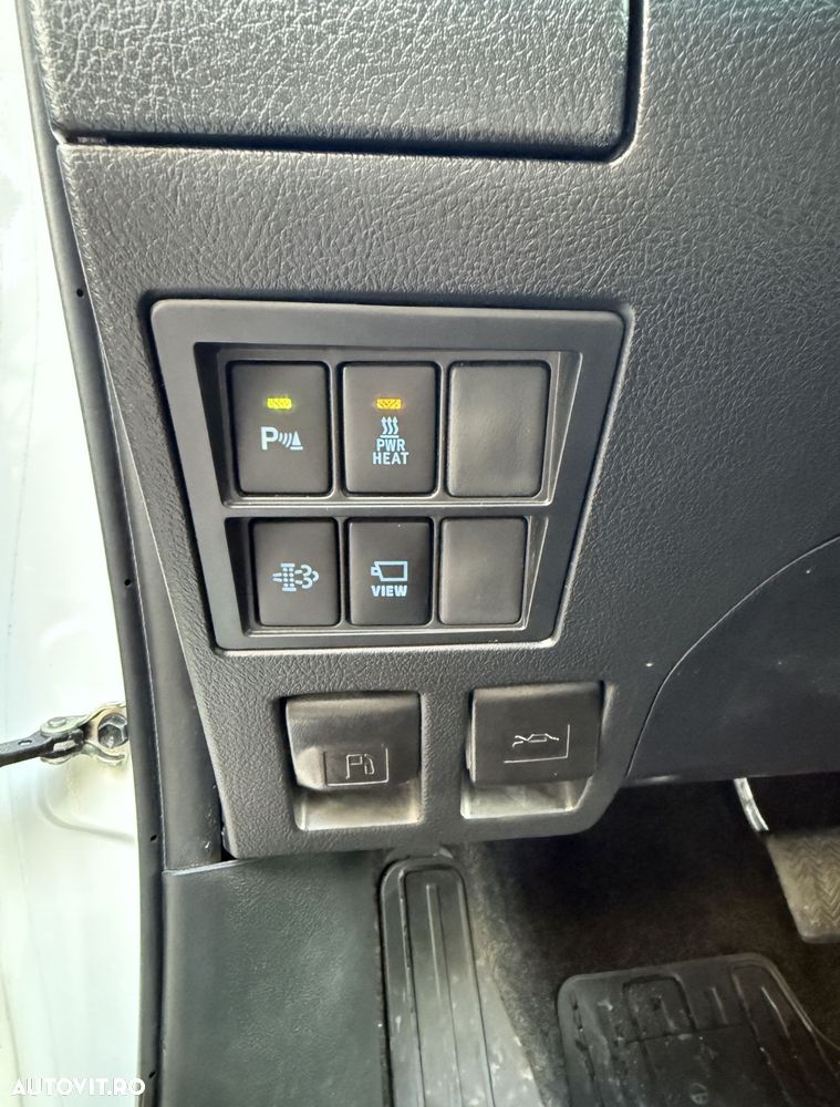 Toyota Hilux 2.8D 204CP 4x4 Double Cab AT Invincible - 7