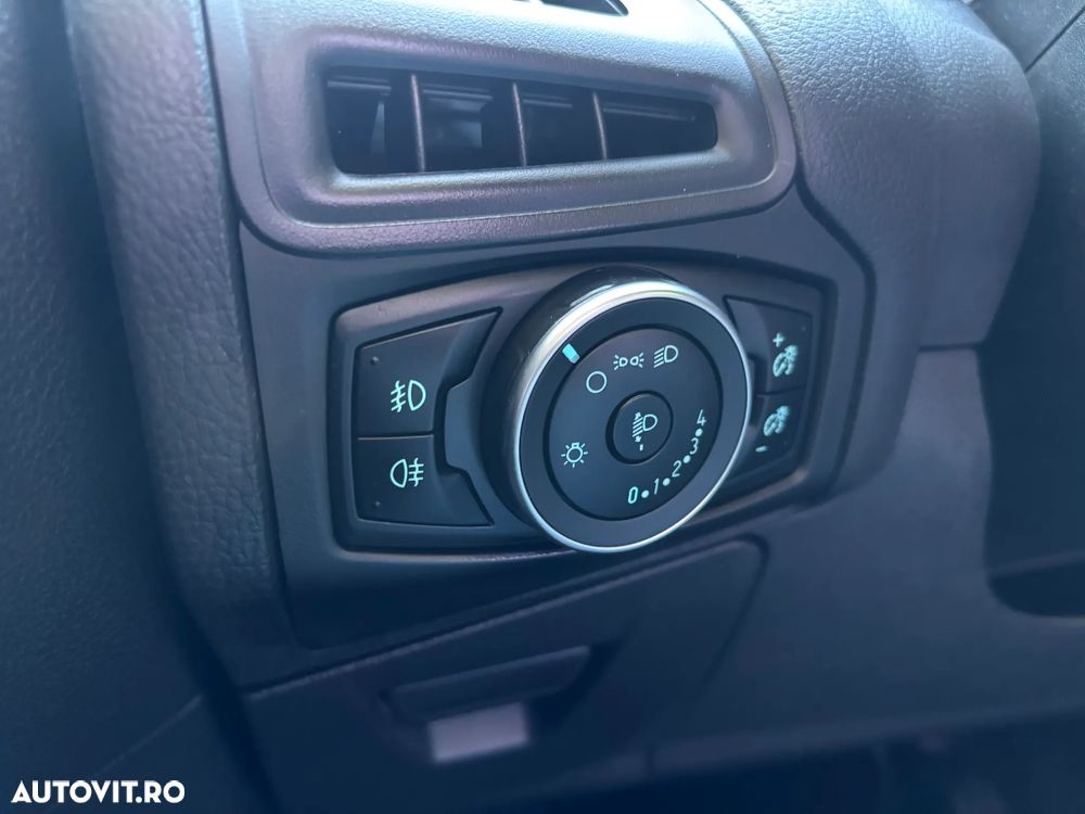 Ford Focus - 27