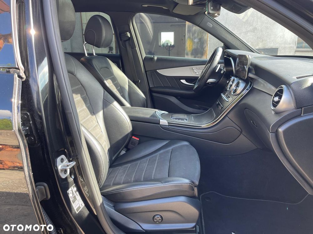 Mercedes-Benz GLC 300 de 4Matic 9G-TRONIC AMG Line - 19