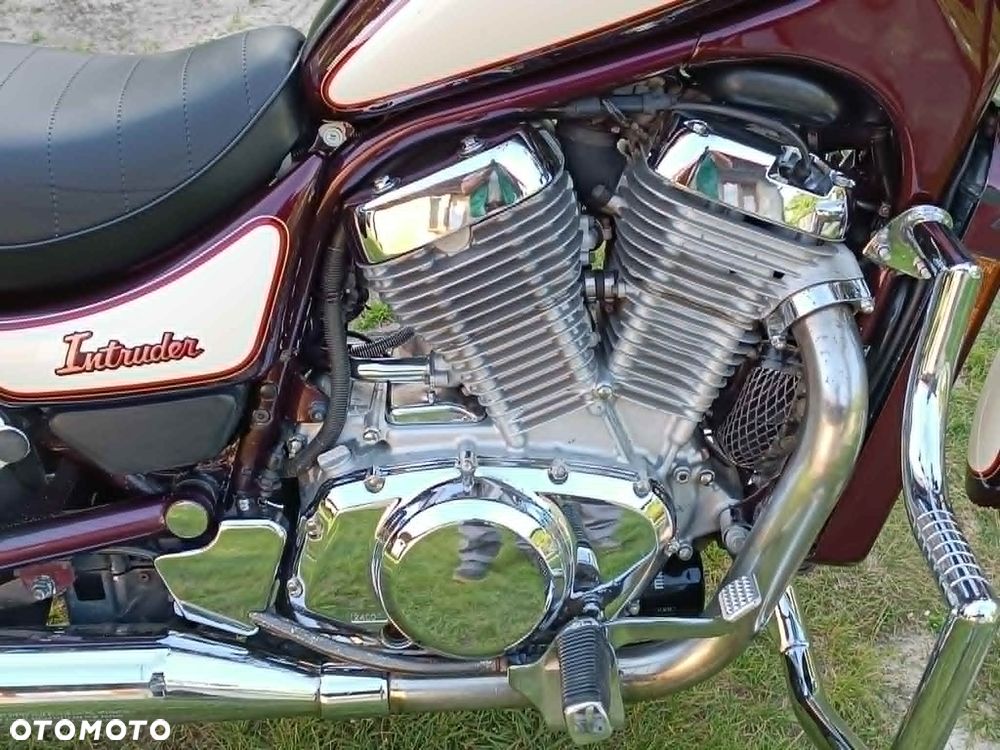 Suzuki Intruder - 5