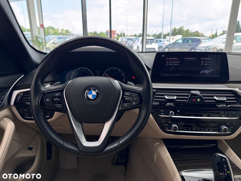 BMW Seria 5 530i xDrive M Sport sport - 16