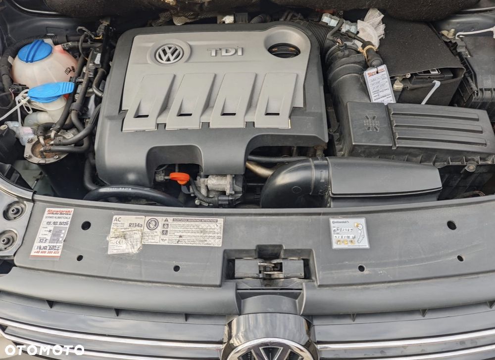 Volkswagen Touran 2.0 TDI Highline - 22