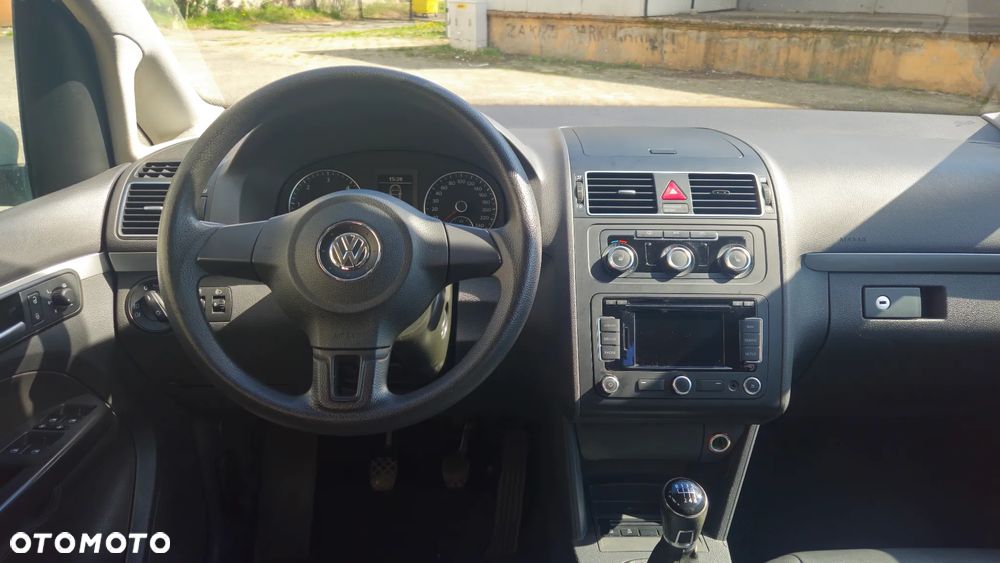 Volkswagen Touran 1.6 TDI DPF BlueMotion Technology Highline - 9