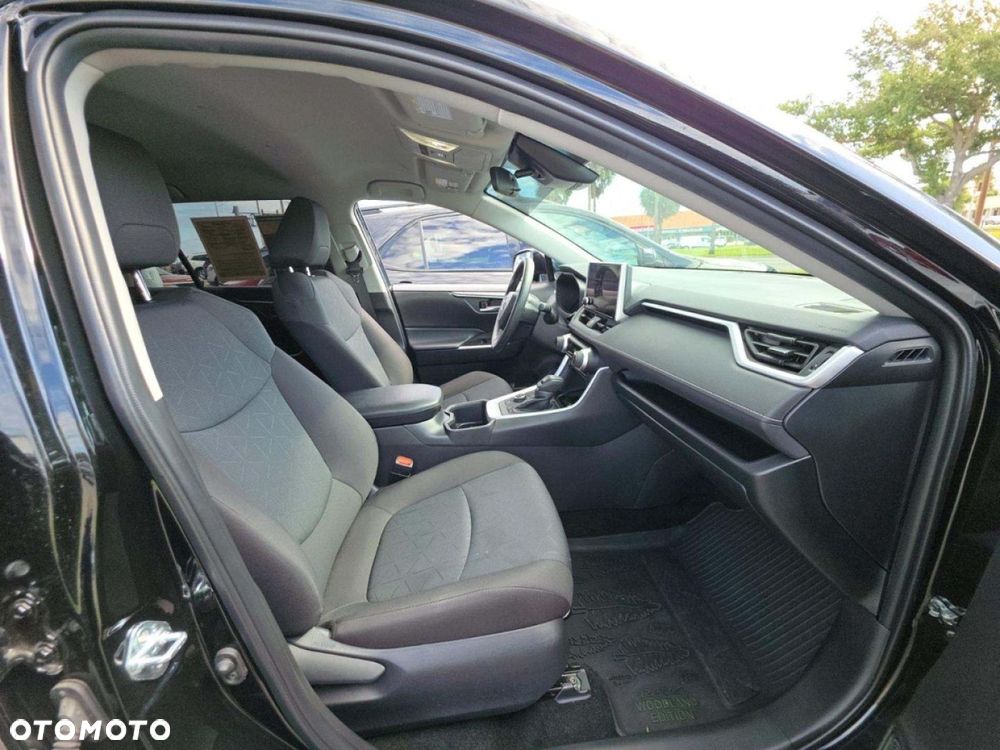 Toyota RAV4 - 7