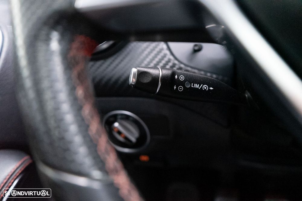 Mercedes-Benz A 180 d AMG Line - 37