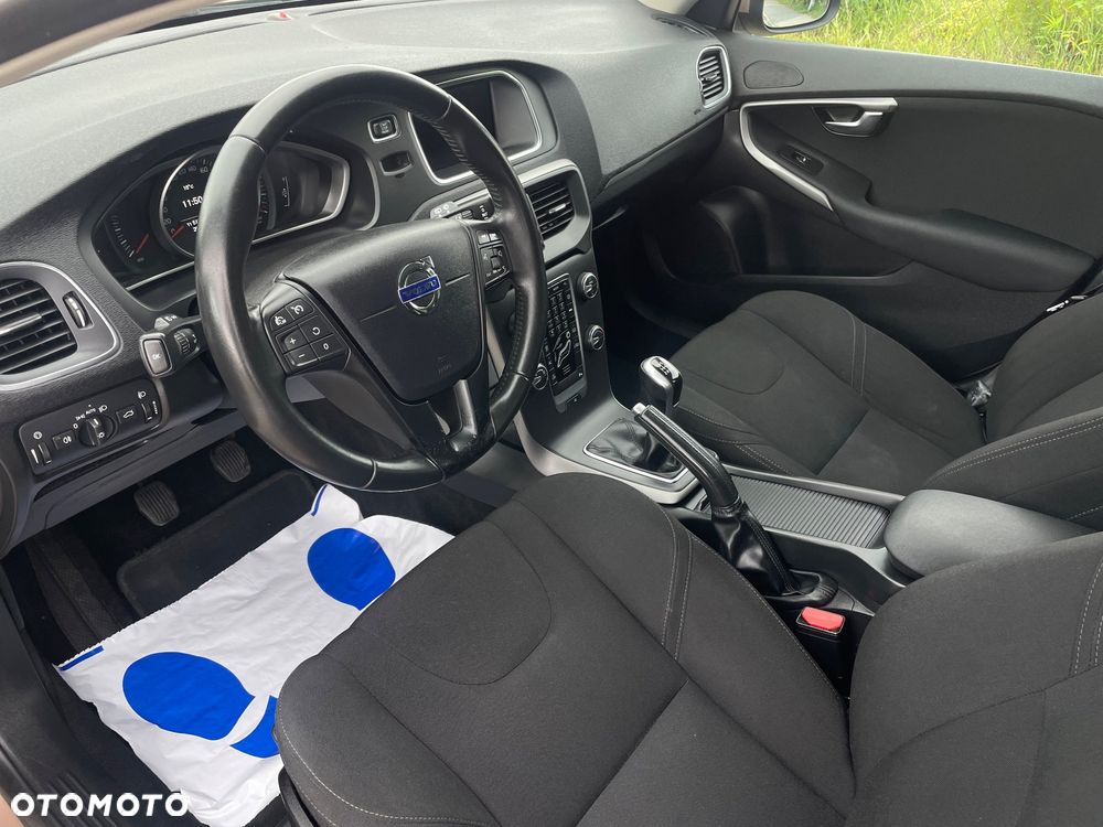 Volvo V40 D2 Momentum - 7