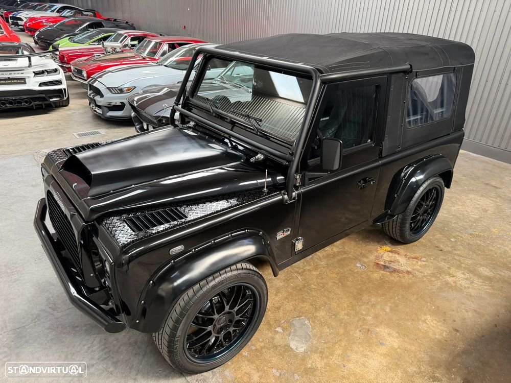 Land Rover Defender - 17