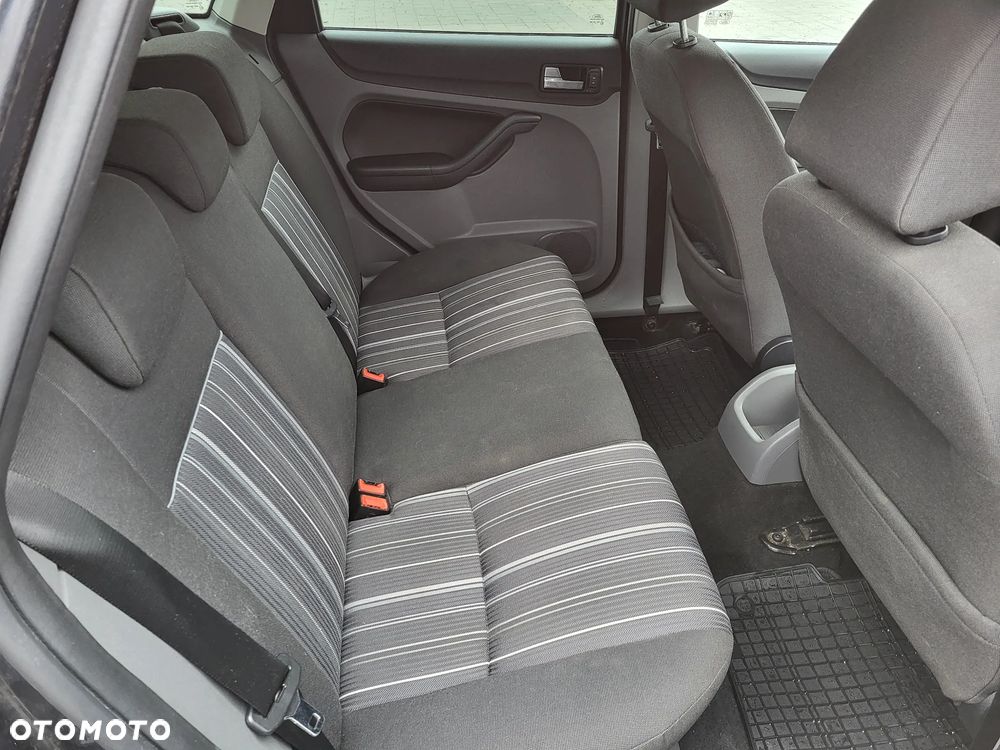 Ford Focus 1.6 Trend - 9