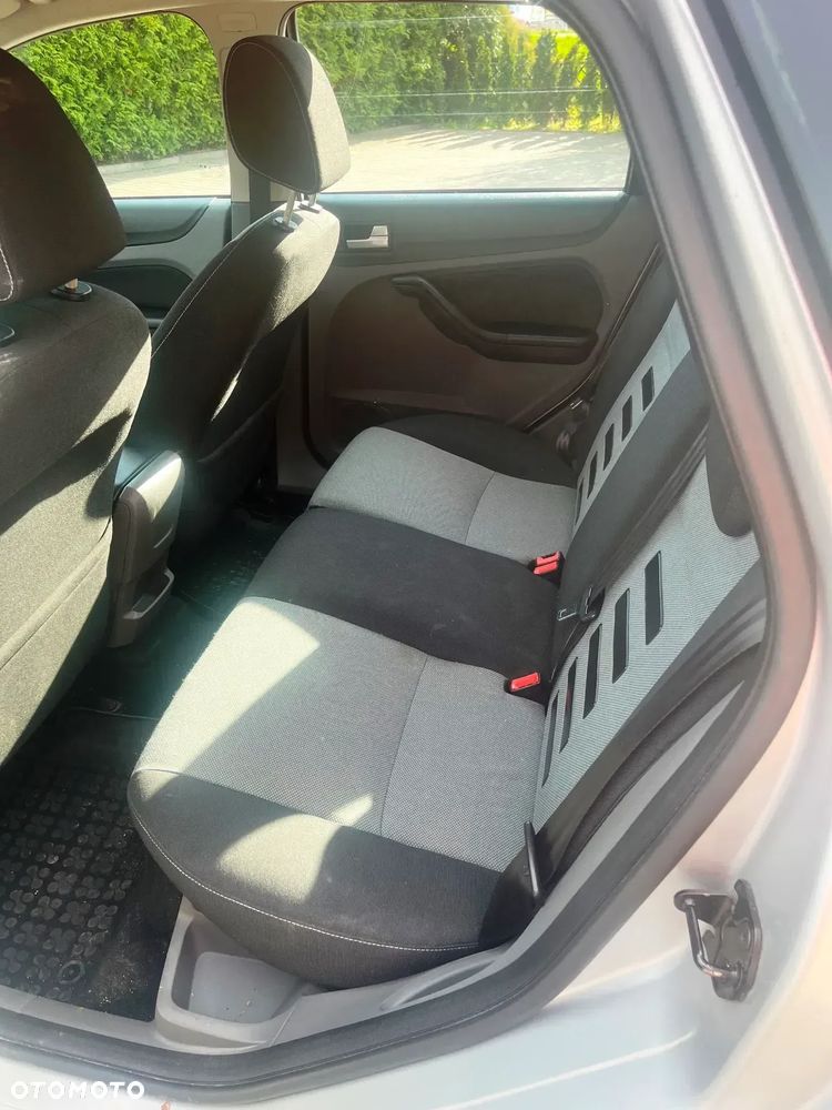 Ford Focus 2.0 TDCi DPF Ghia - 15