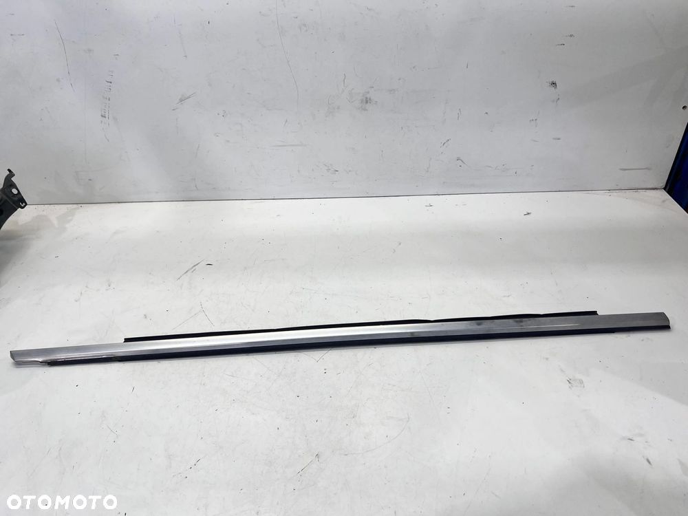 LISTWA CHROM DRZWI PRAWY PRZÓD AUDI A3 8V SEDAN 8V5853284 - 5