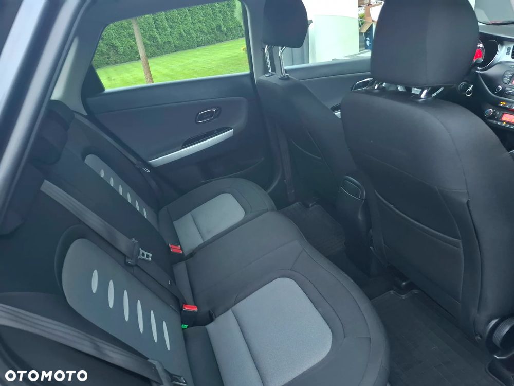Kia Ceed 1.4 CVVT Dream Team Edition - 32
