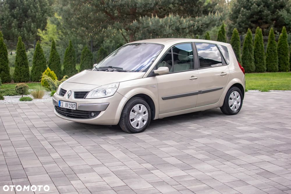 Renault Scenic - 1