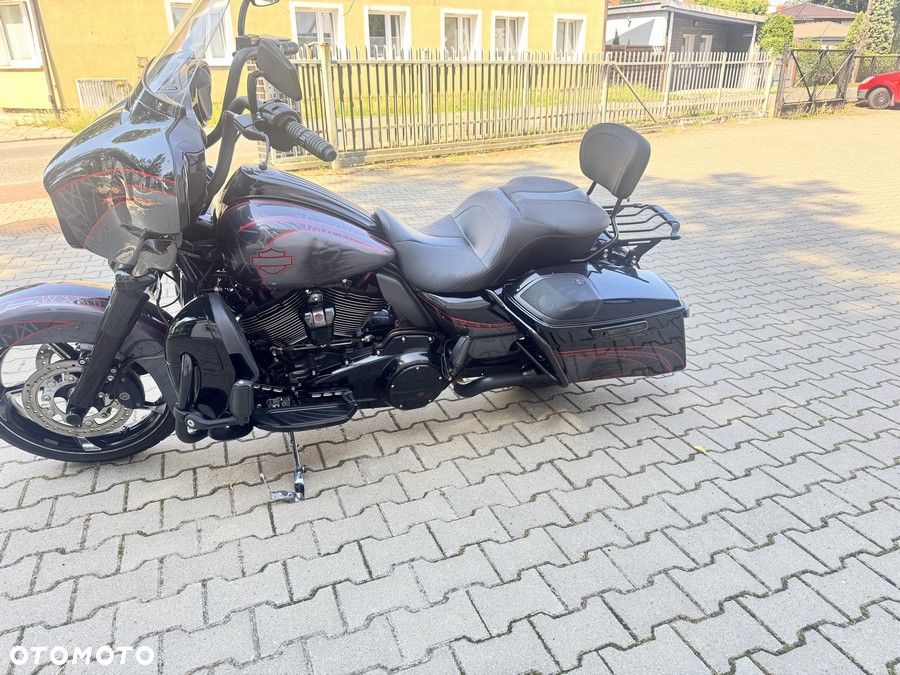 Harley-Davidson CVO Street Glide - 4