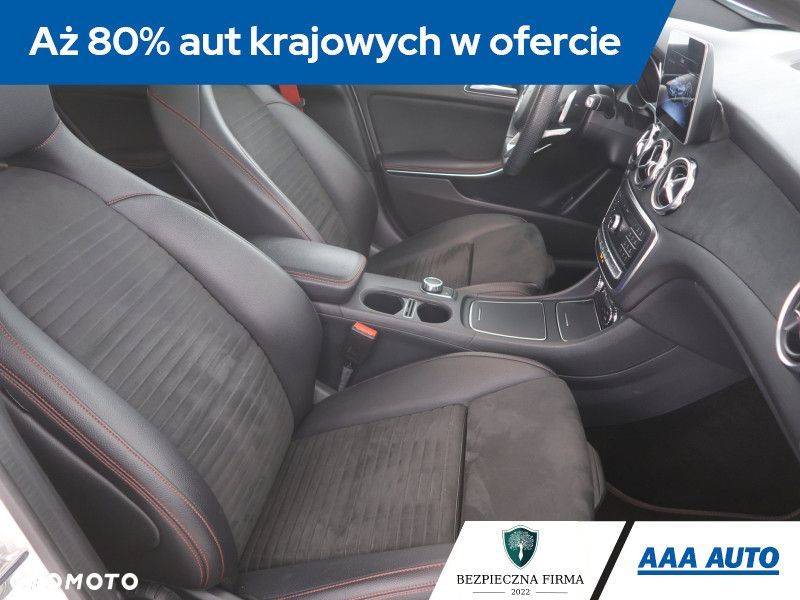 Mercedes-Benz GLA - 11