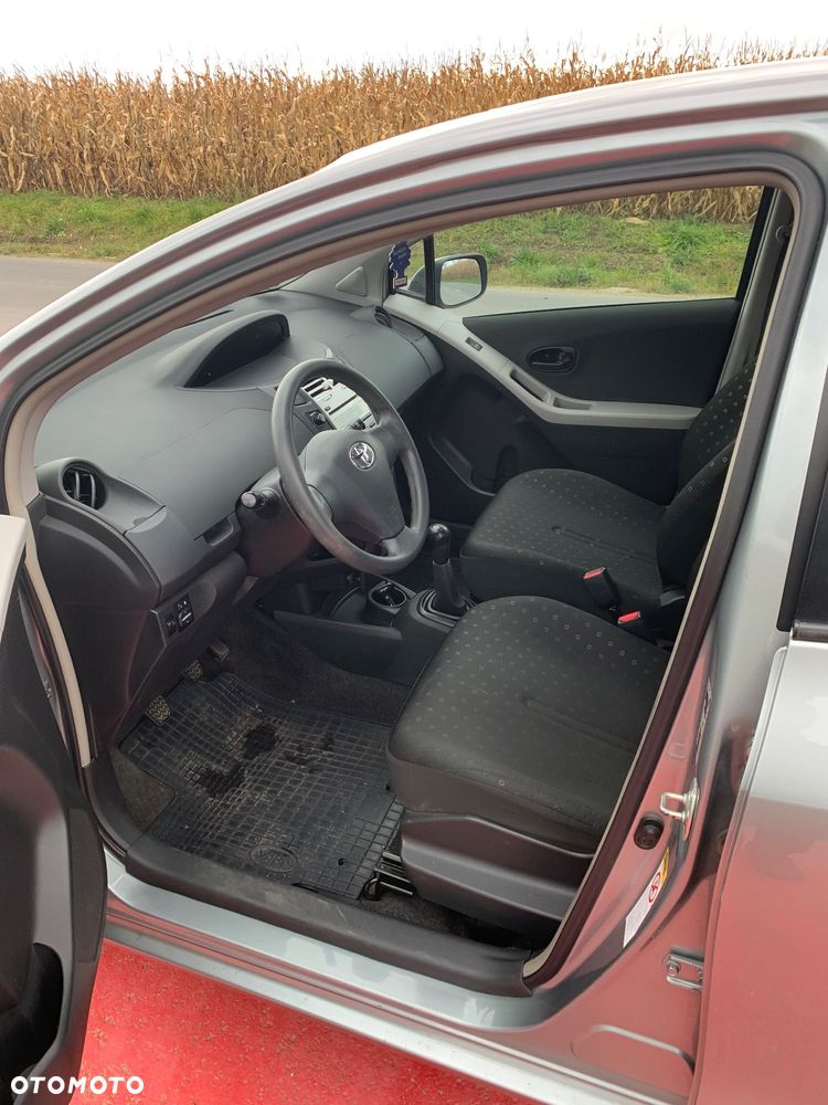 Toyota Yaris 1.3 VVT-i Sol - 6