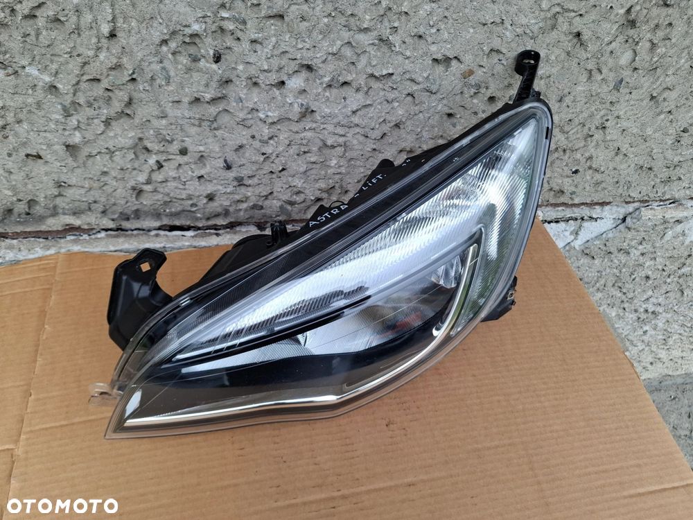 LAMPA PRZEDNIA LEWA OPEL ASTRA IV J LIFT - 1