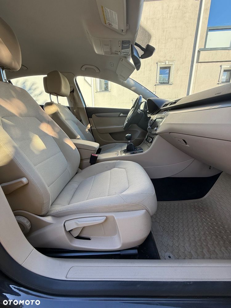 Volkswagen Passat - 21