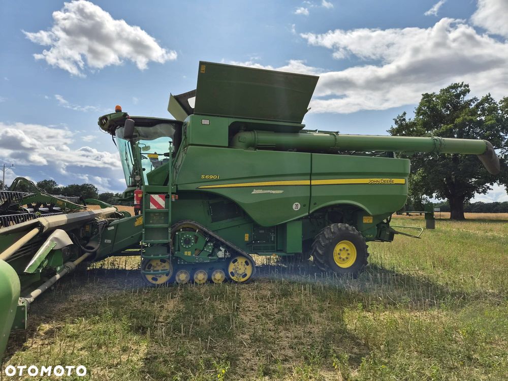 John Deere S690i - 3