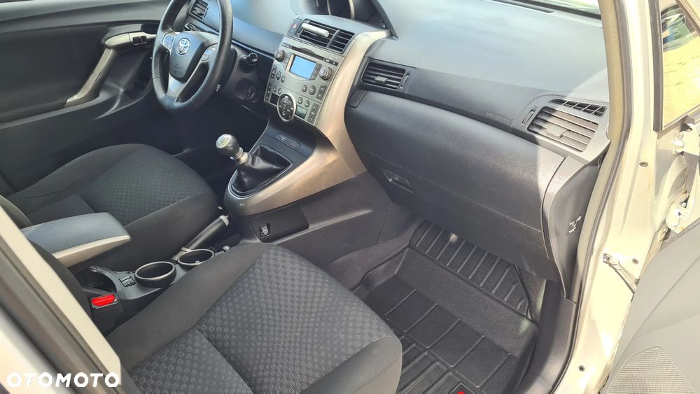 Toyota Verso - 31