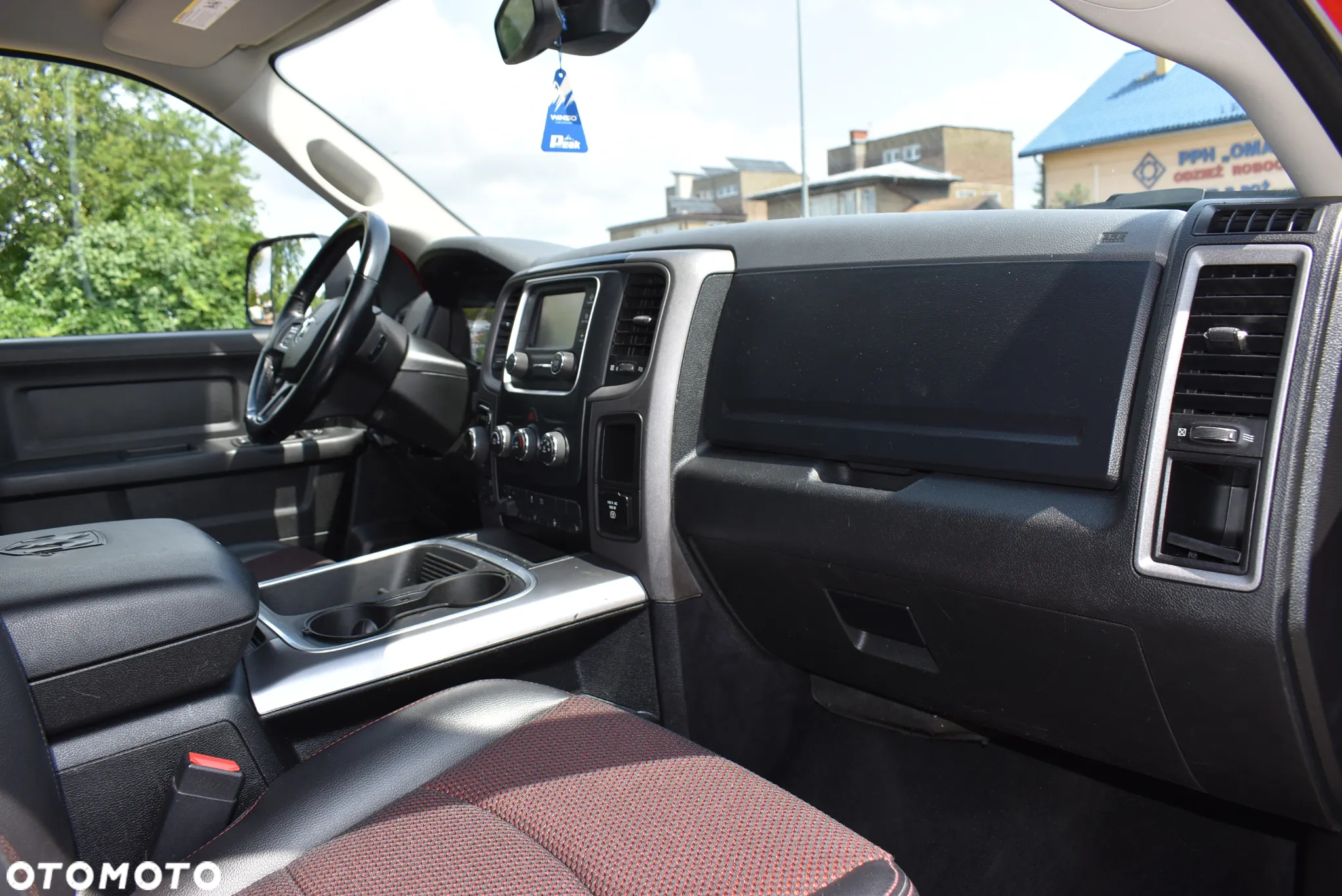 RAM 1500 Crew Cab Sport - 18