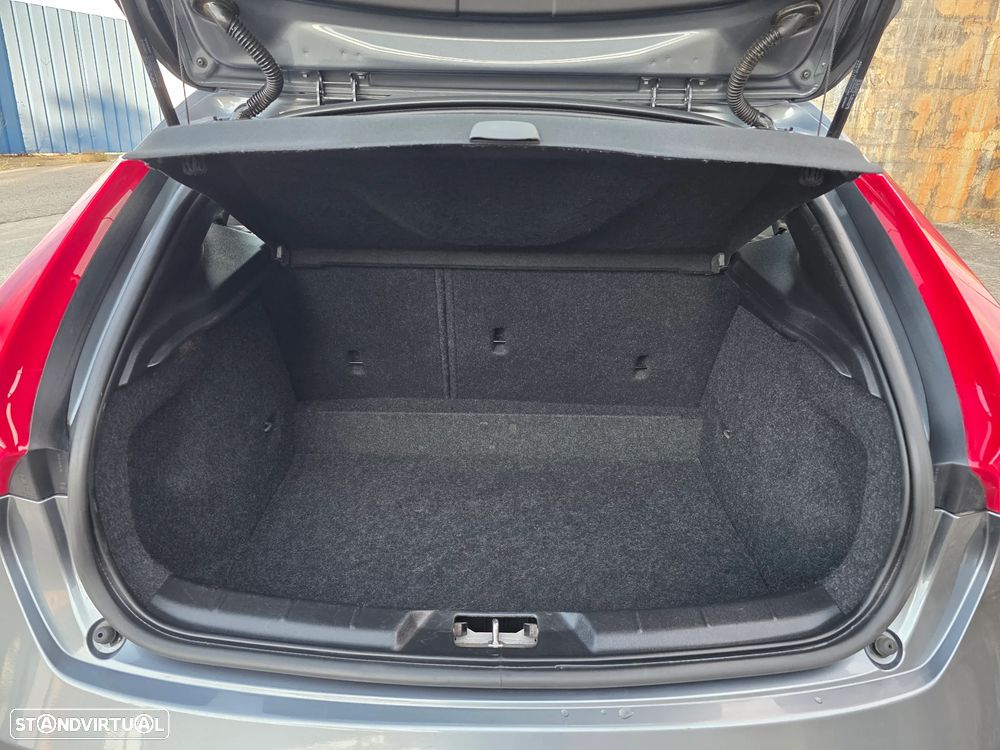 Volvo V40 2.0 D2 Momentum - 8