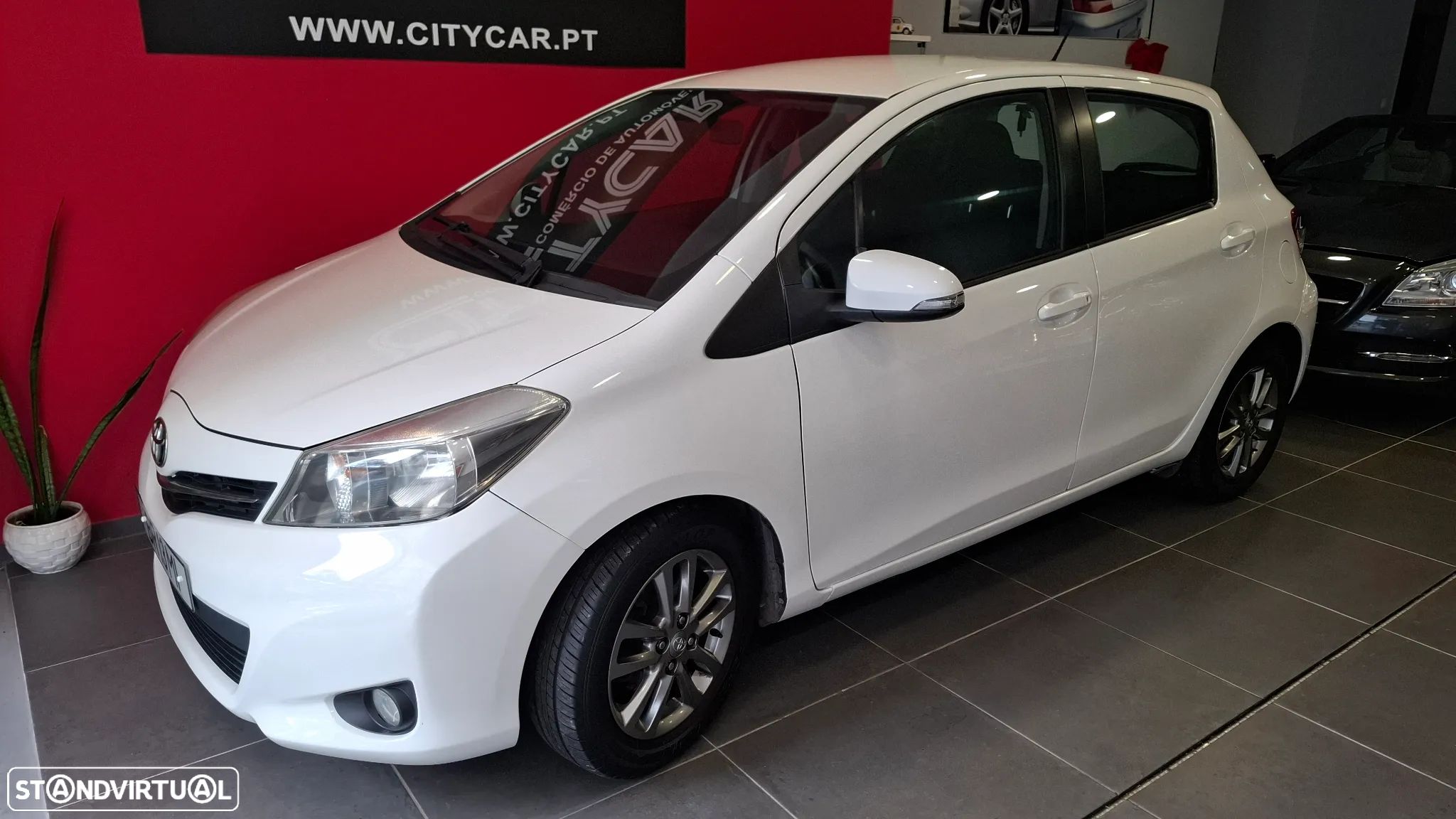 Toyota Yaris 1.4 D-4D Comfort+P.Style - 1