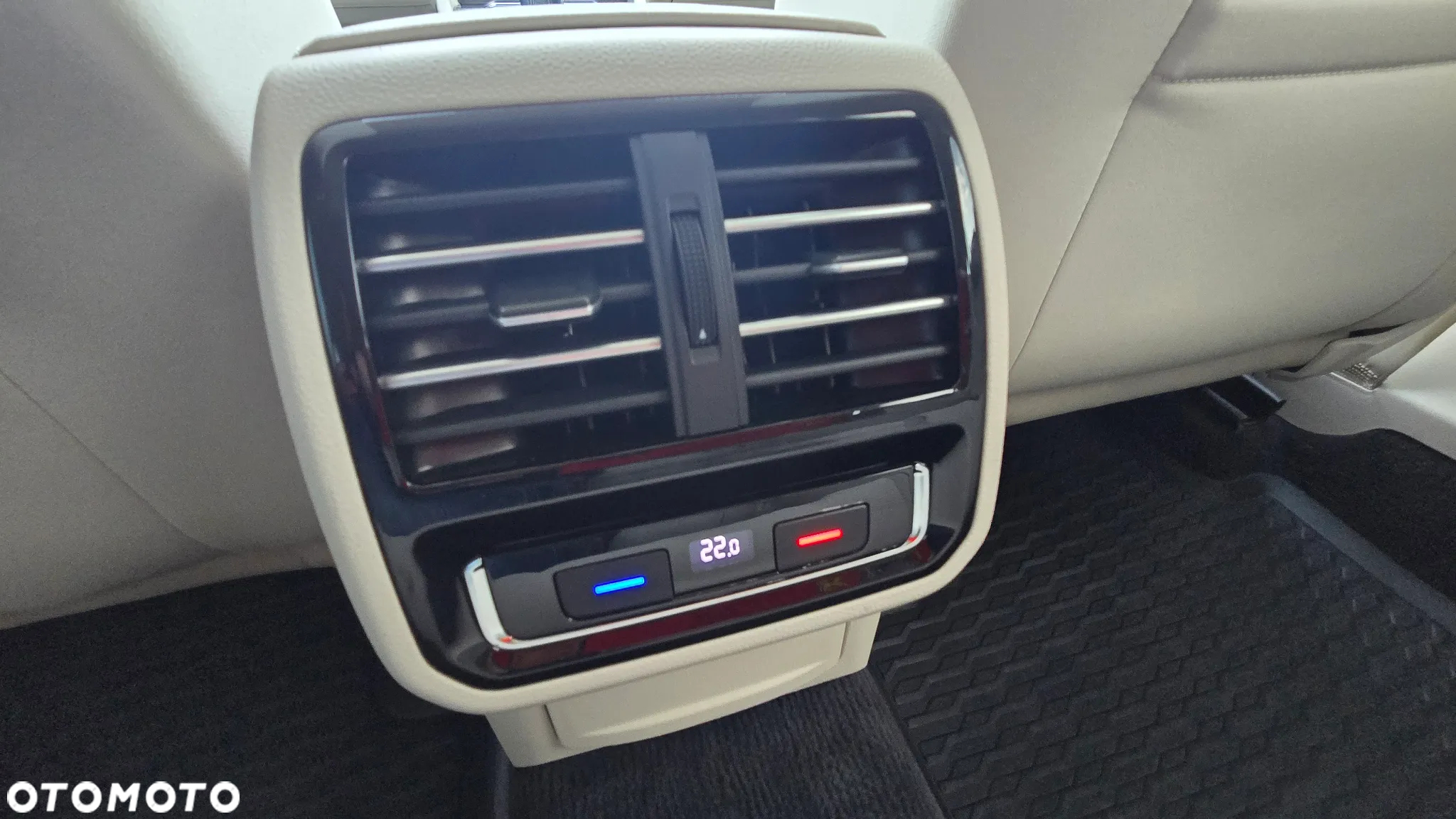 Volkswagen Passat - 39