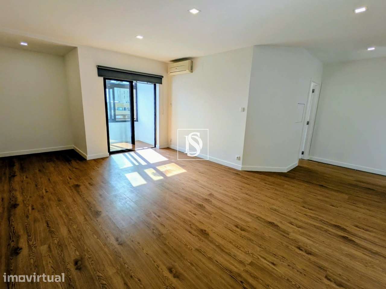 T1 Renovado a 70m da Praia com Vista Mar | Garagem fechada e AC - Grande imagem: 3/20