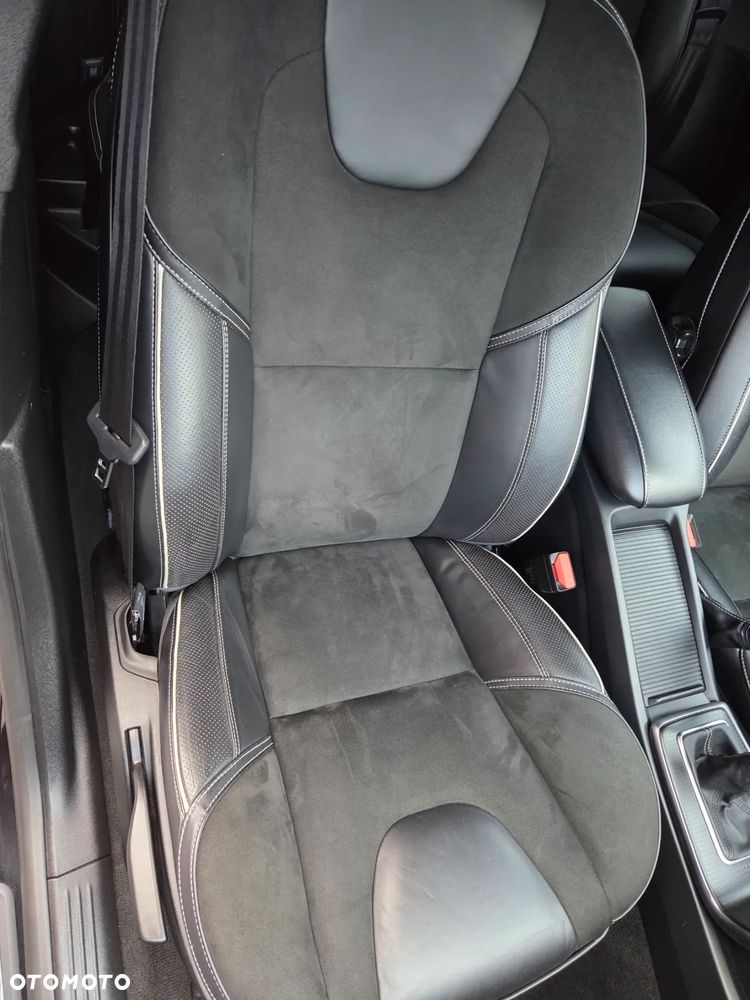 Volvo V40 D3 Drive-E R-Design Momentum - 24