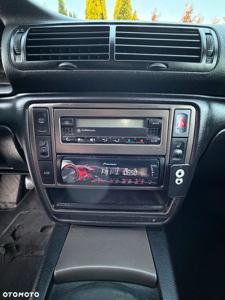 Volkswagen Passat 1.9 TDI Comfortline - 5