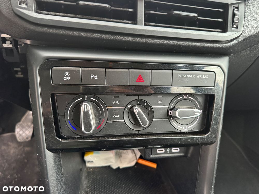 Volkswagen T-Cross - 15