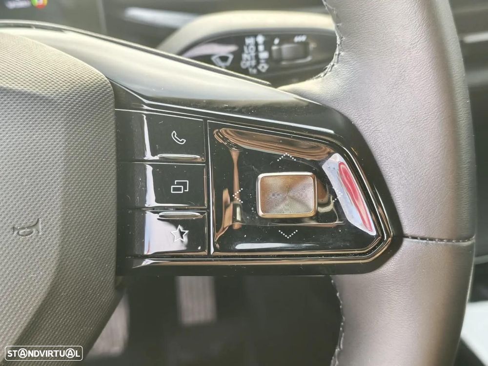 MG MG4 64 kWh Luxury - 13