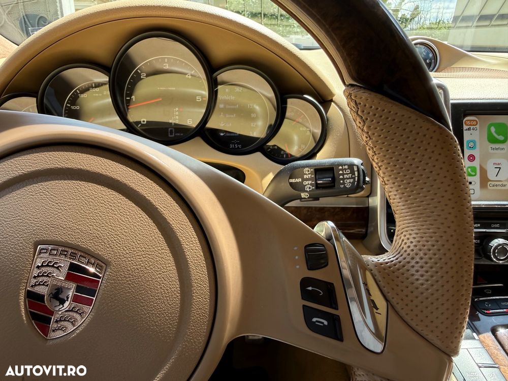 Porsche Cayenne - 22