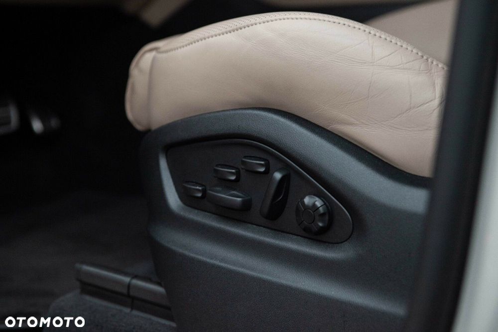 Porsche Cayenne - 23