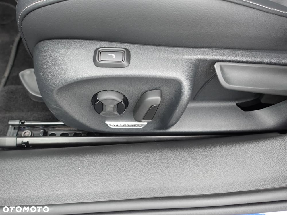 Volkswagen Passat 2.0 TDI SCR DSG Business - 8
