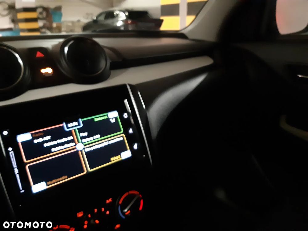 Suzuki Swift 1.2 Premium Plus - 10