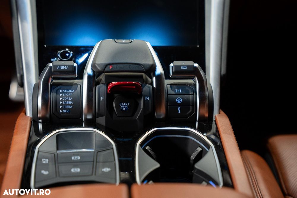 Lamborghini URUS - 29