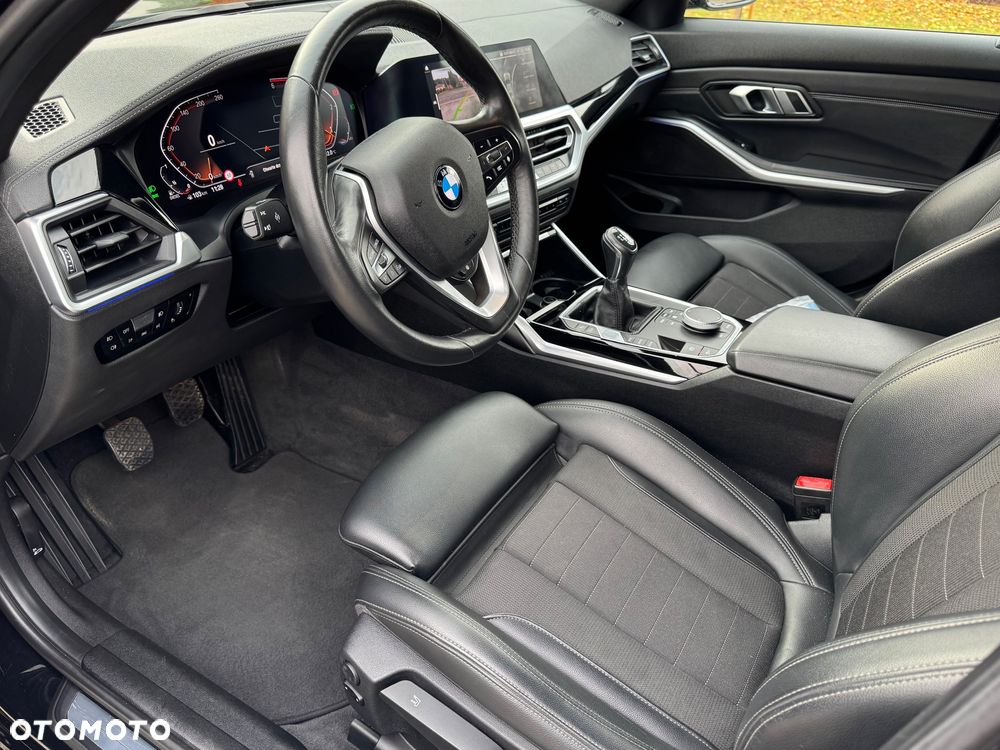 BMW Seria 3 320d Sport Line - 39