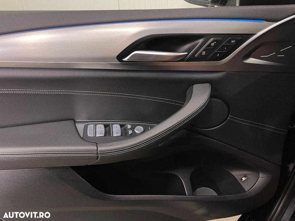 BMW X3 xDrive30e AT PHEV - 32