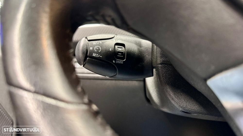 Peugeot 208 1.2 VTi SE Style - 13