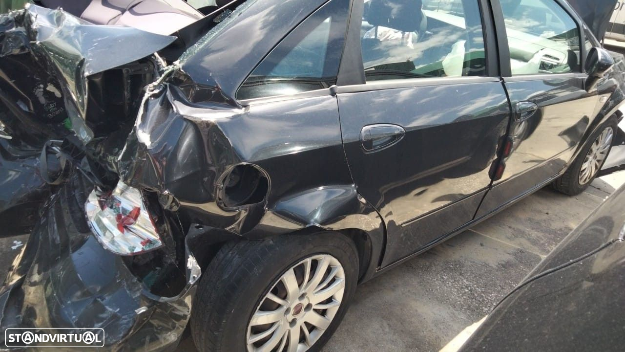 Fiat Linea 1.4i de 2008 disponível para peças - 4