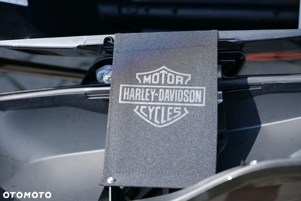 Harley-Davidson Touring Road Glide - 24