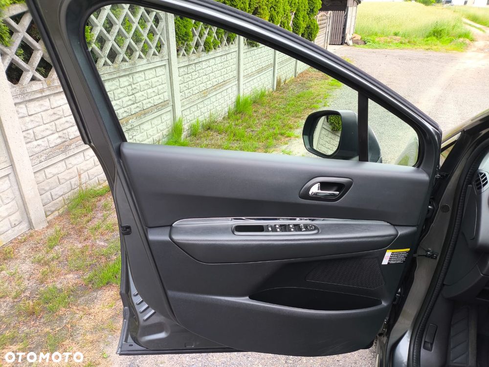 Peugeot 3008 HDi 150 Allure - 12